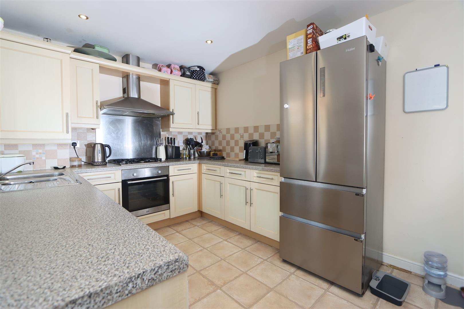 3 bed property in Round Hill Wharf, Kidderminster